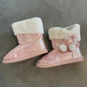 Arizona Metallic Pink faux fur lined Snow boots womens size 7 UGG outdoor shoes